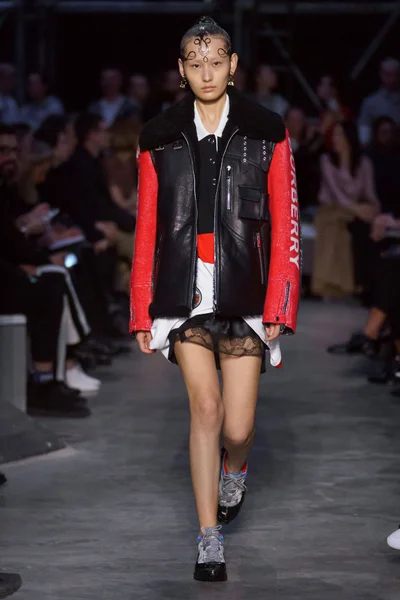 Look 3